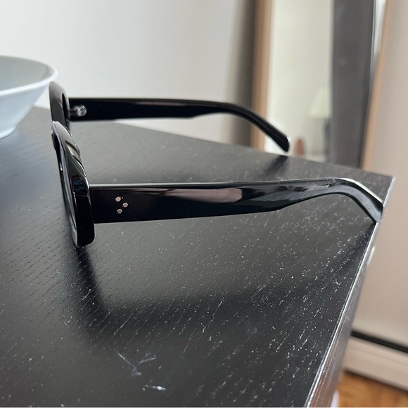 Amazon Sunglasses - Picture 2 of 3